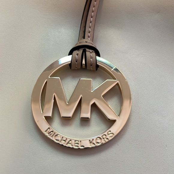 Michael Kors Jet Set Tote - Not Perfect - Picture 10 of 11